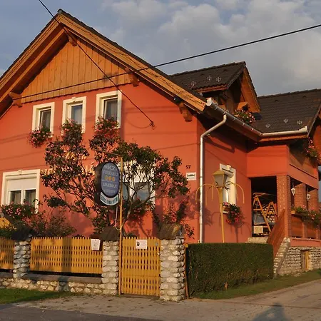 Hocza Vendeghaz Konukevi